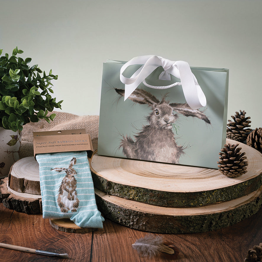 Wrendale Designs Frauensocken Hase "Hare and the Bee" Gr. 37-42